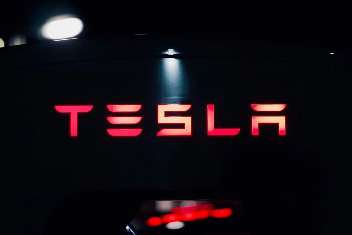 How Tesla Makes Billions of Dollars Without Selling a Single Car